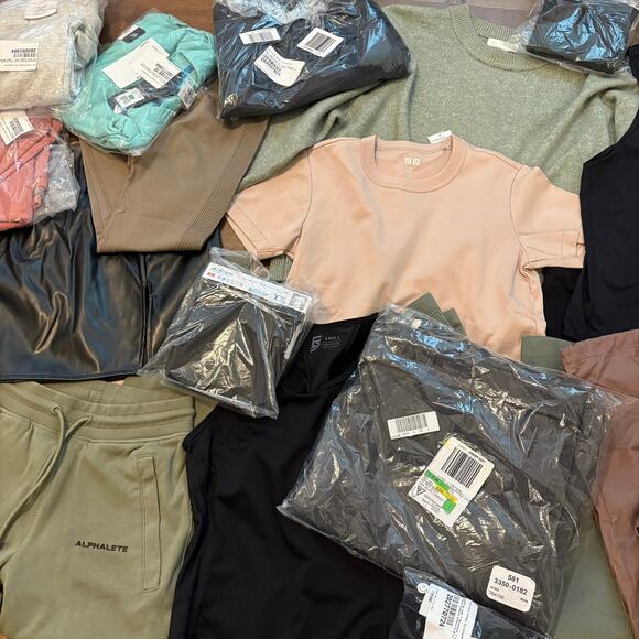 Lot of 10 Piece Clothing Reseller Resale Box Bundle Wholesale Mixed New Used - Picture 4 of 4